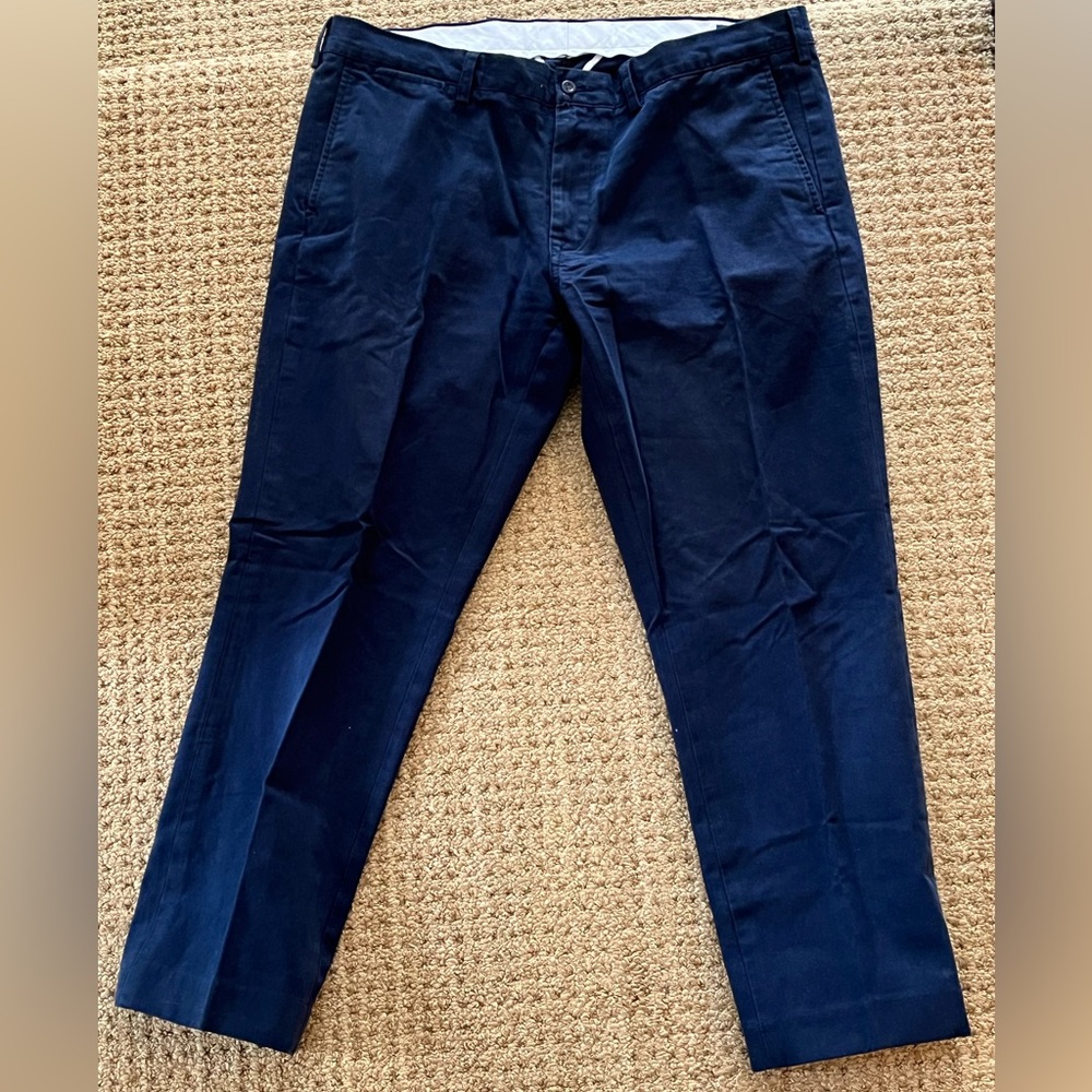 Polo Ralph Lauren Navy Blue Chino Pant 38/32
Slim Fit
EUC